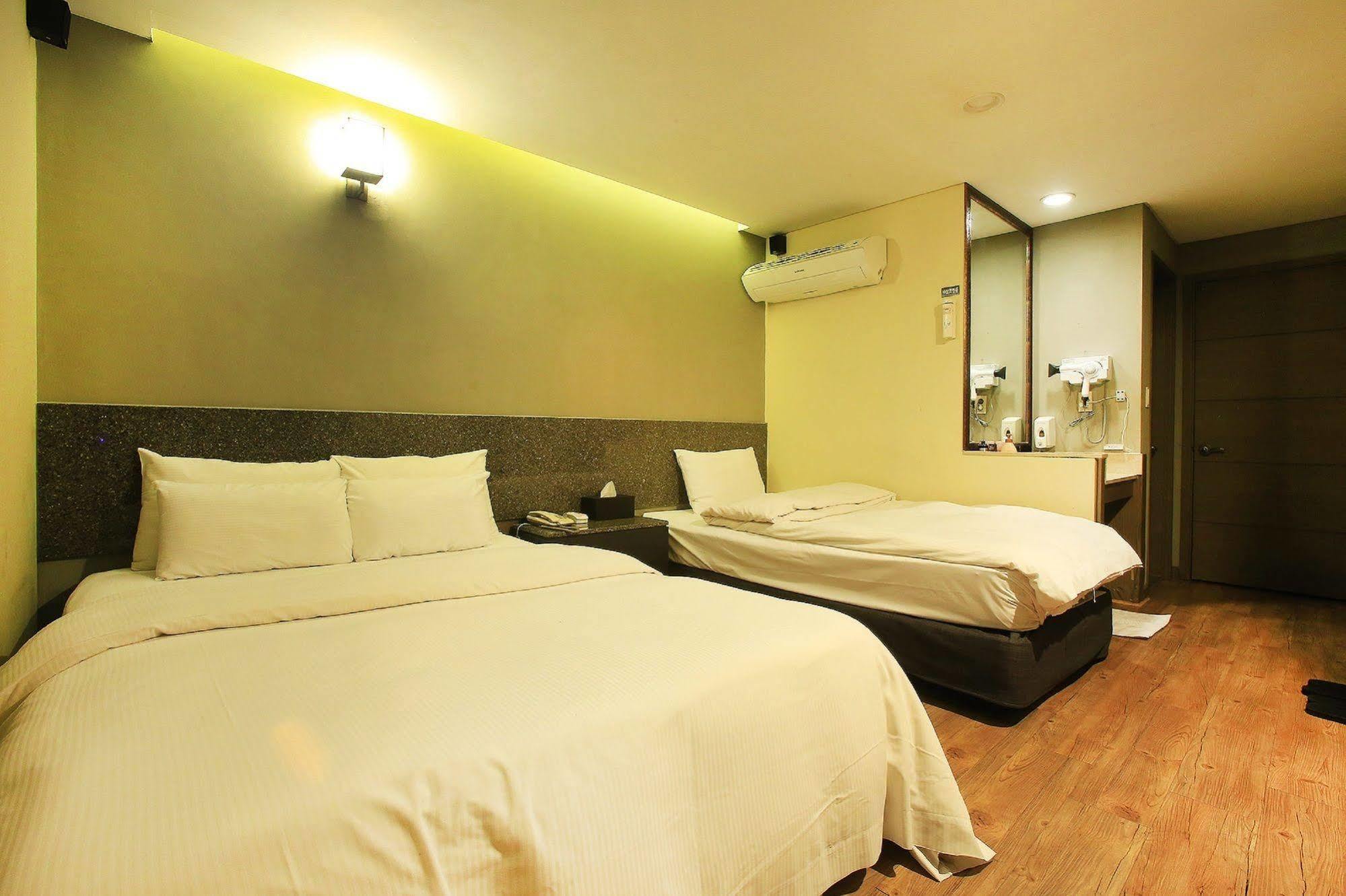 Tara Hotel Szöul Kültér fotó
